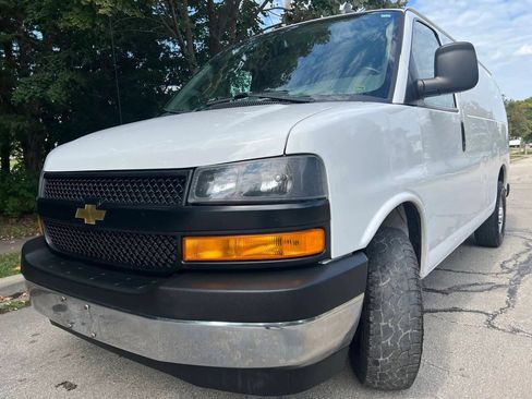 Used 2019 Chevrolet Express 2500 w/ Driver Convenience Package image 3