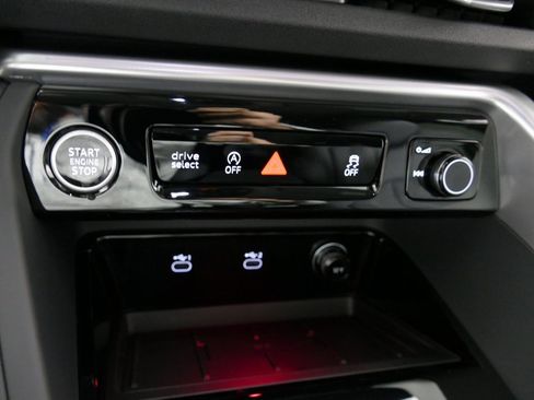 New 2025 Audi Q5 Premium Plus image 21