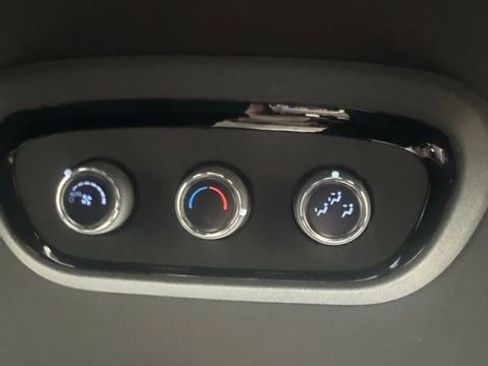 Used 2024 Dodge Durango SXT w/ SXT Blacktop Group image 9