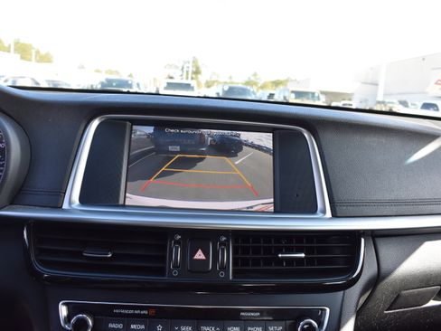 Used 2020 Kia Optima LX image 18