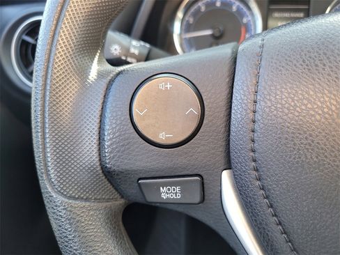 Used 2018 Toyota Corolla L image 25