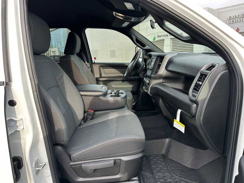 Used 2024 RAM 2500 Tradesman w/ Chrome Appearance Group image 10