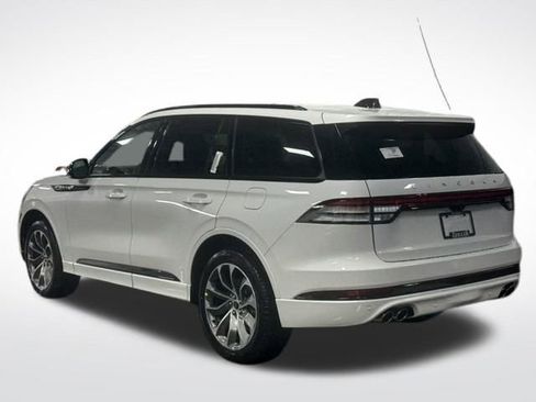 New 2026 Lincoln Aviator AWD image 8