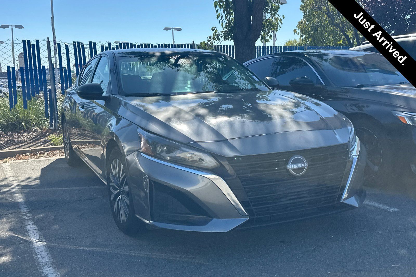 Used 2025 Nissan Altima 2.5 SV FWD image 1