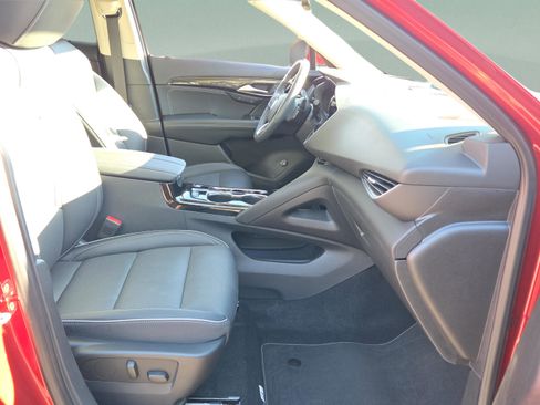 Used 2023 Buick Envision Essence image 18