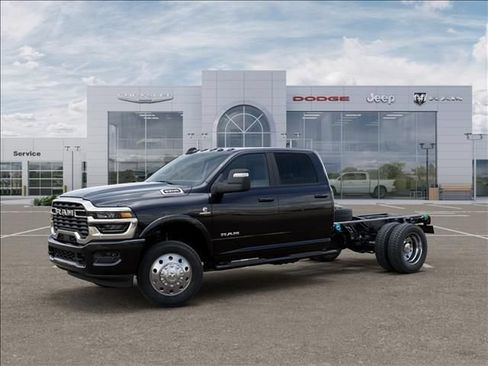New 2026 RAM 5500 4x4 Crew Cab w/ Laramie Trim Package image 2