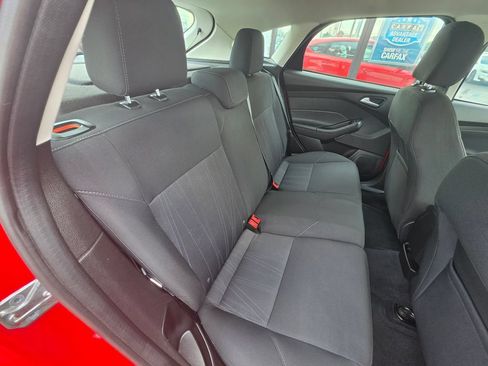 Used 2016 Ford Focus SE FWD image 4