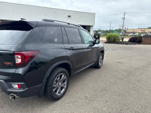 Used 2024 Honda Passport TrailSport image 4