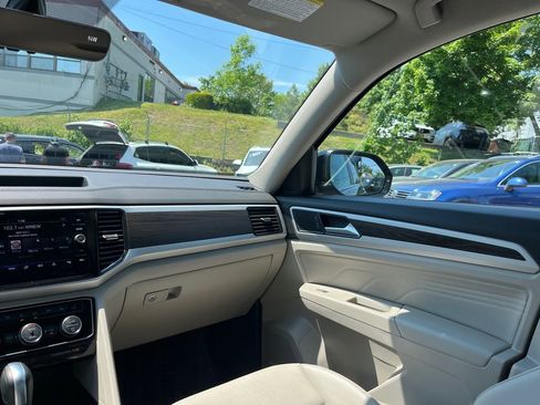 Used 2023 Volkswagen Atlas SE w/ Black Wheel Package AWD/4WD image 24