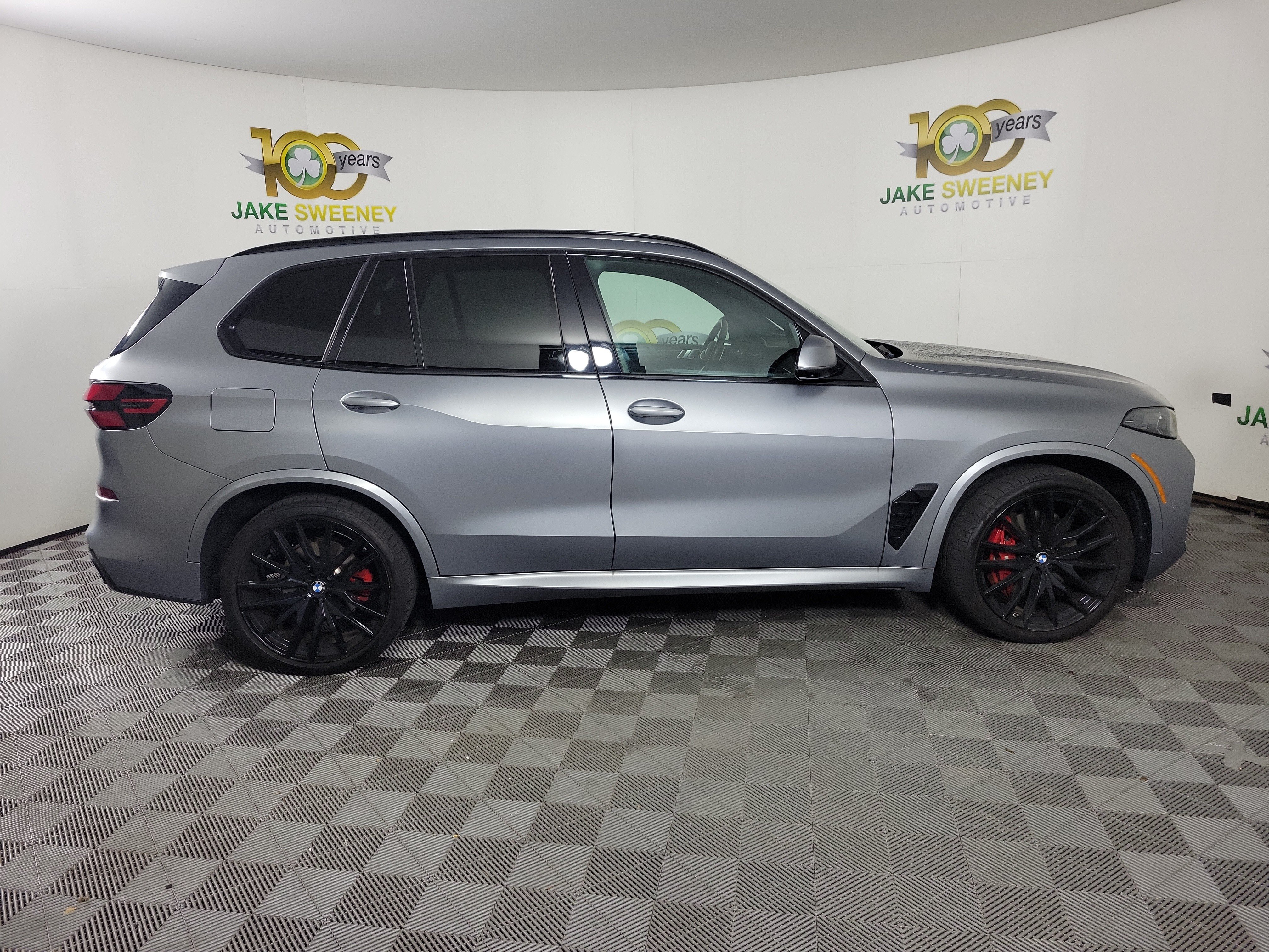 Certified 2025 BMW X5 xDrive40i w/ M Sport Package AWD/4WD image 4
