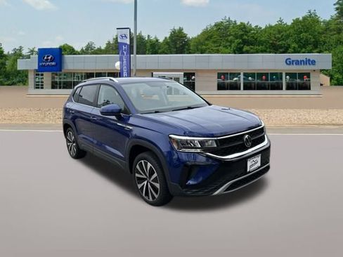 Used 2022 Volkswagen Taos SE image 4