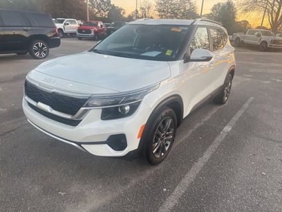 Used 2023 Kia Seltos S w/ Navigation Package