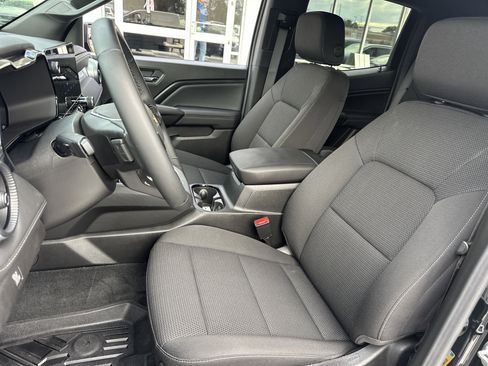 Used 2025 Chevrolet Colorado LT w/ Advanced Trailering Package image 11