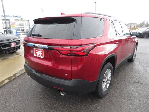 Used 2023 Chevrolet Traverse LT image 5