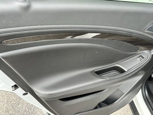 Used 2019 Buick Envision Essence image 19