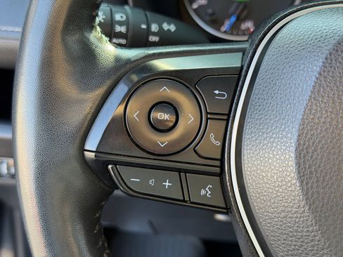 Used 2022 Toyota RAV4 XLE Premium image 20