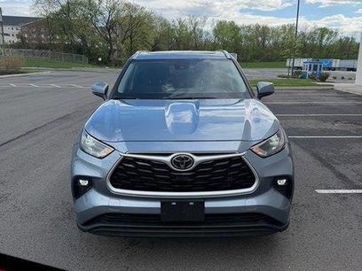 Used 2022 Toyota Highlander XLE