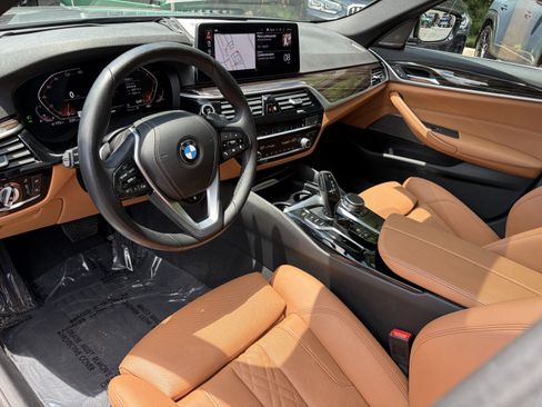 Used 2023 BMW 530i xDrive w/ Premium Package AWD/4WD image 10