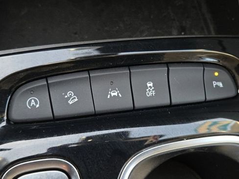 Used 2021 Buick Envision Essence image 8