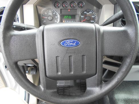 Used 2009 Ford F350 2WD Regular Cab Super Duty image 8