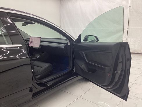 Used 2018 Tesla Model 3 Long Range image 17