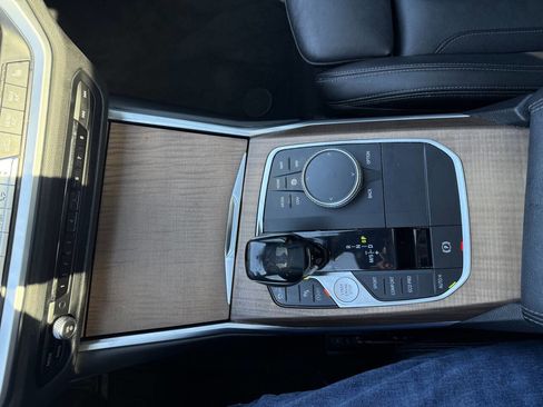 Used 2019 BMW 330i xDrive 330i xDrive AWD 4dr Sedan w/ Convenience Package image 24