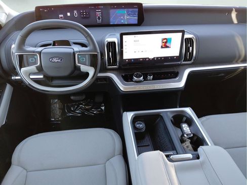 New 2025 Ford Expedition Max Platinum w/ Platinum Ultimate Package AWD/4WD image 12