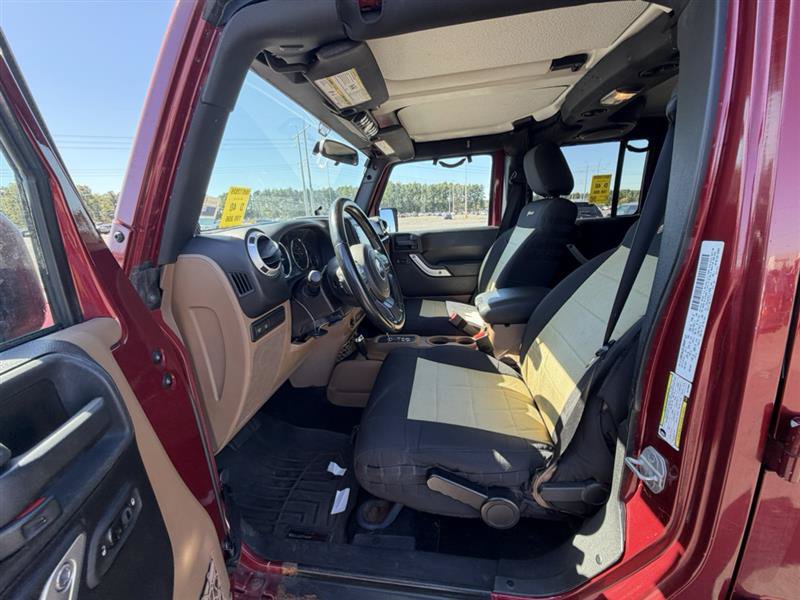 Used 2012 Jeep Wrangler Unlimited Rubicon w/ Dual Top Group AWD/4WD image 17