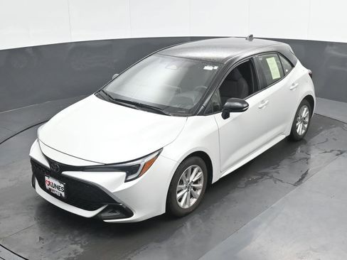 Used 2023 Toyota Corolla SE w/ SE Premium Package image 40