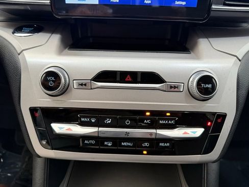 Used 2023 Ford Explorer XLT w/ Equipment Group 202A image 38