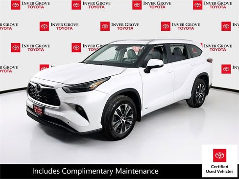 Certified 2026 Toyota Highlander XLE AWD/4WD image 1