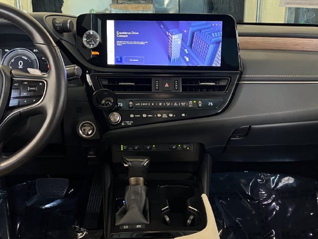 Used 2024 Lexus ES 300h w/ Premium Package FWD image 34