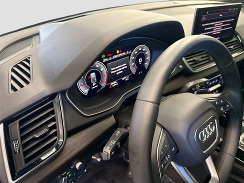 Used 2023 Audi Q5 2.0T Prestige w/ Prestige Package AWD/4WD image 9