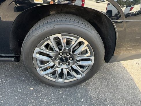 Certified 2023 GMC Yukon XL Denali Ultimate AWD/4WD image 7