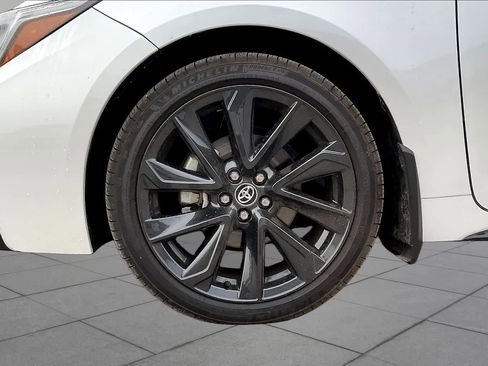 Used 2023 Toyota Corolla SE w/ SE Premium Package FWD image 11