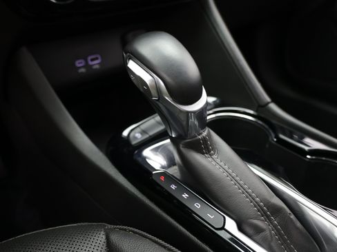 Used 2024 Buick Encore GX Sport Touring FWD image 17