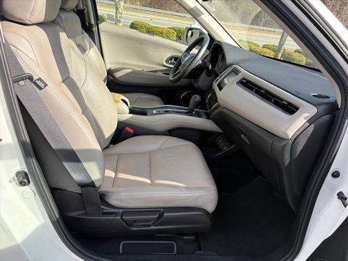 Used 2018 Honda HR-V EX-L image 18