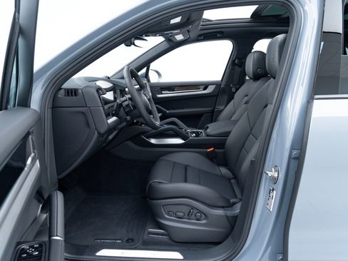 New 2026 Porsche Cayenne image 17