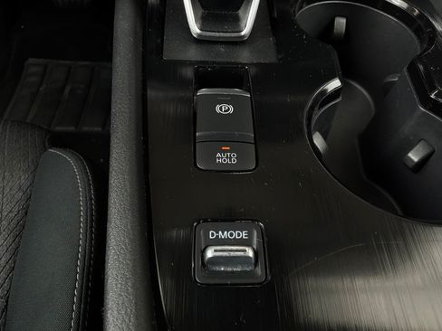 Used 2025 Nissan Rogue SV FWD image 23