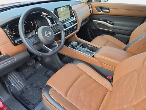 Used 2025 Nissan Pathfinder Platinum w/ Cargo Package FWD image 16