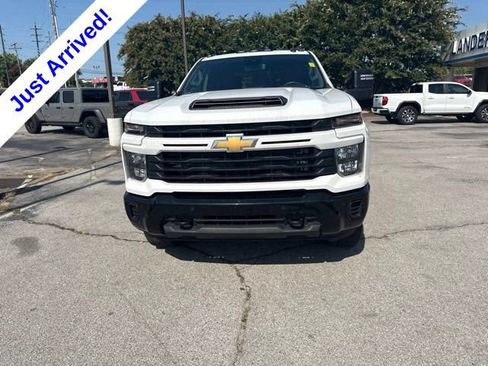 Used 2025 Chevrolet Silverado 2500 Custom w/ Custom Value Package AWD/4WD image 8