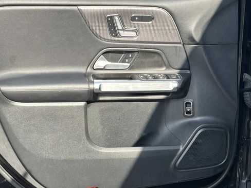 Certified 2021 Mercedes-Benz GLB 250 w/ Premium Package image 17