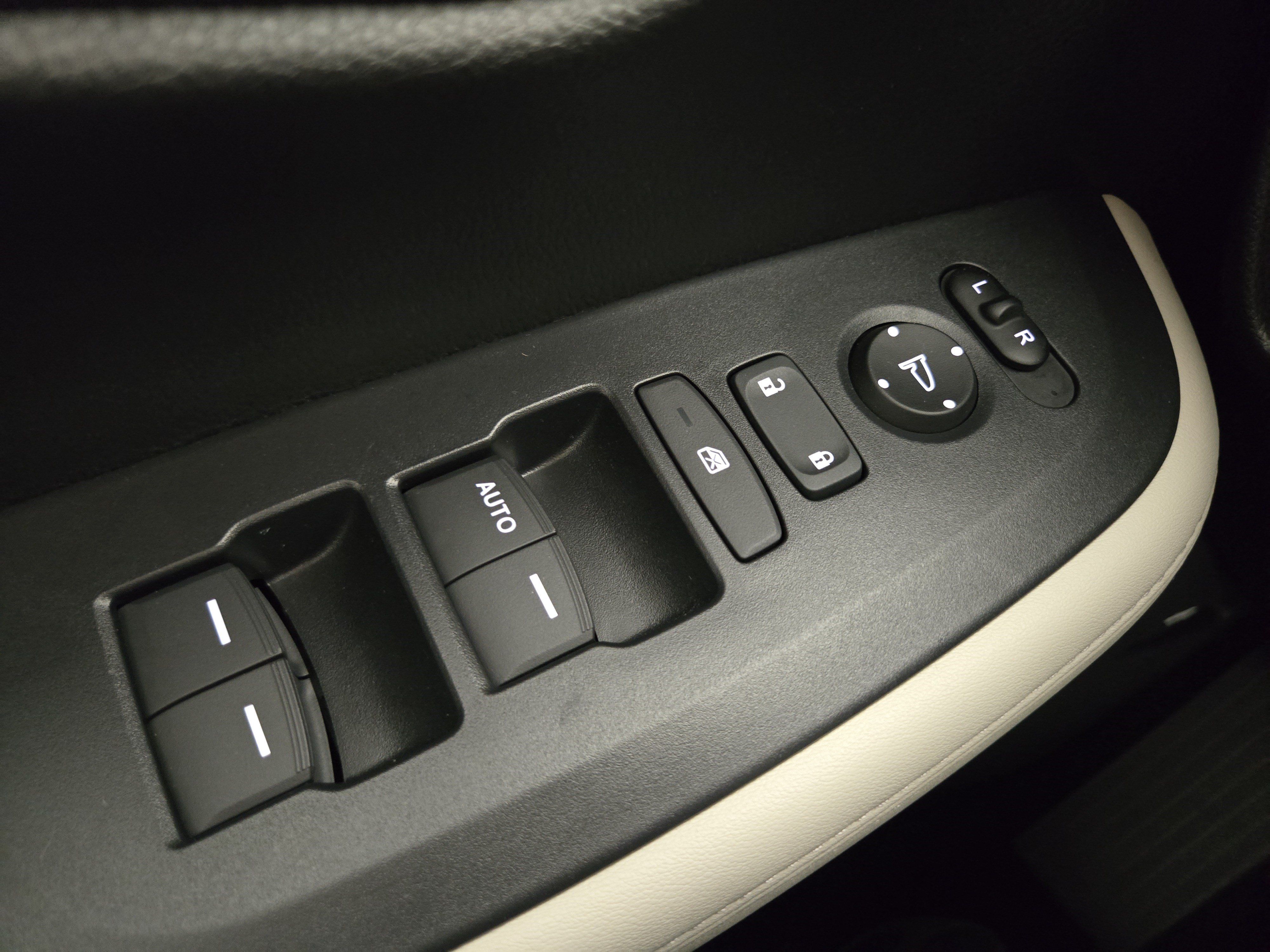 Used 2024 Honda HR-V LX image 25