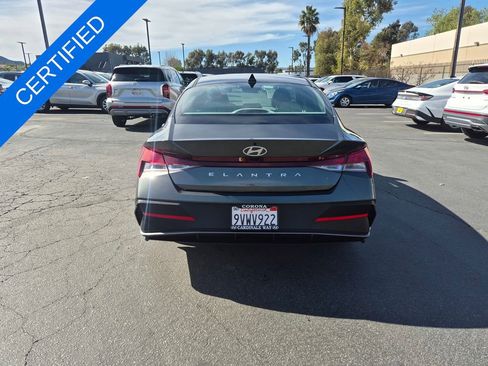 Used 2025 Hyundai Elantra SE image 6