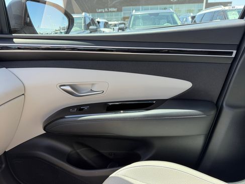 Used 2022 Hyundai Tucson Limited FWD image 16