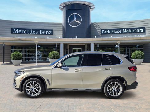 Used 2019 BMW X5 xDrive40i w/ Premium Package image 3