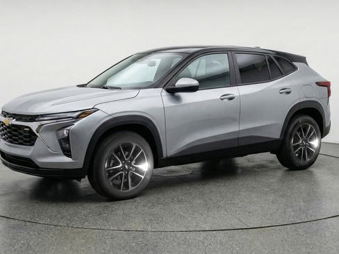 Used 2025 Chevrolet TrailBlazer LT image 3