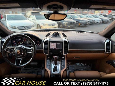 Used 2017 Porsche Cayenne S image 25