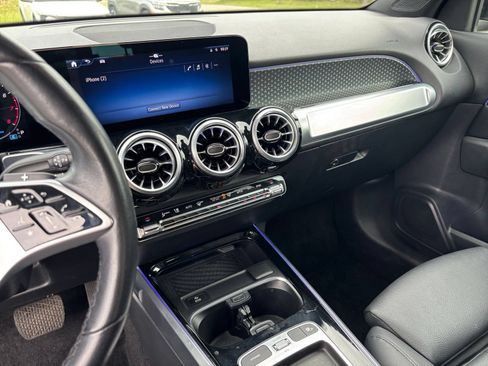 Used 2025 Mercedes-Benz GLB 250 image 17