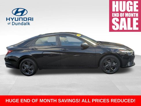 Used 2023 Hyundai Elantra SEL image 12